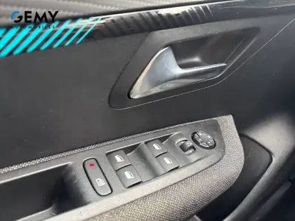 Photo 22 Peugeot 208  Electrique 50 kWh 136ch