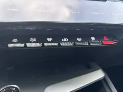 Photo 18 Peugeot 308  Hybrid 145 e-DCS6