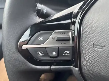 Photo 40 Peugeot 308  Hybrid 145 e-DCS6