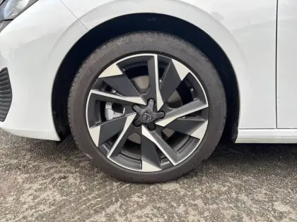 Photo 12 Peugeot 308  Hybrid 145 e-DCS6