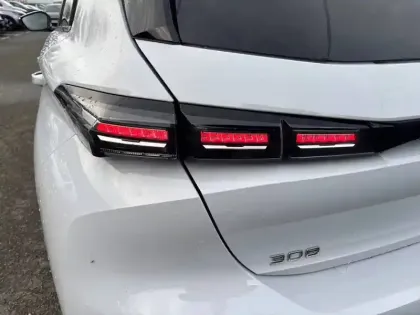 Photo 16 Peugeot 308  Hybrid 145 e-DCS6