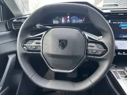 Photo 8 Peugeot 308  Hybrid 145 e-DCS6