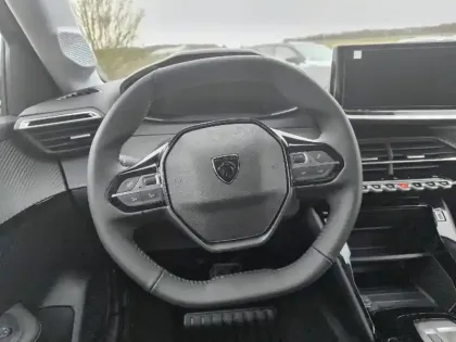 Photo 48 Peugeot 208  Hybrid 110 e-DCS6