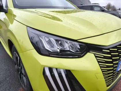 Photo 35 Peugeot 208  Hybrid 110 e-DCS6