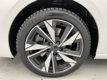 Photo 16 Peugeot 308  PHEV 180 e-EAT8