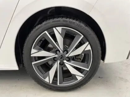 Photo 47 Peugeot 308  PHEV 180 e-EAT8