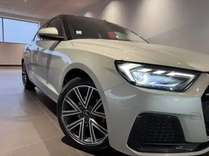 Photo 6 Audi A1  Sportback 30 TFSI 110 ch S tronic 7