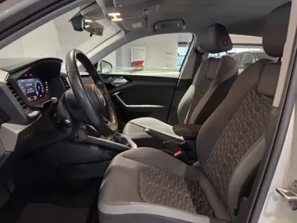 Photo 8 Audi A1  Sportback 30 TFSI 110 ch S tronic 7