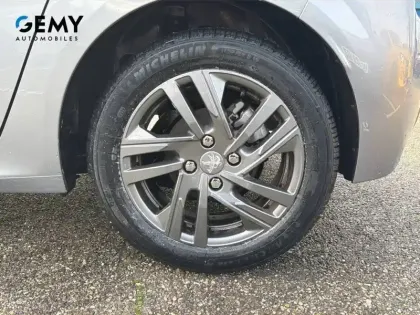 Photo 10 Peugeot 208  PureTech 100 S&S EAT8