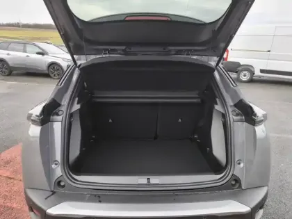 Photo 45 Peugeot 2008  Hybrid 145 e-DCS6