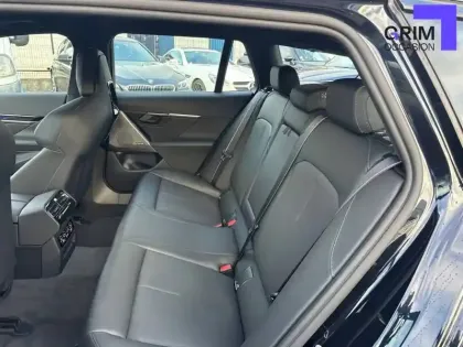 Photo 10 BMW Serie 5 Touring 550e xDrive PHEV 489 ch BVA8