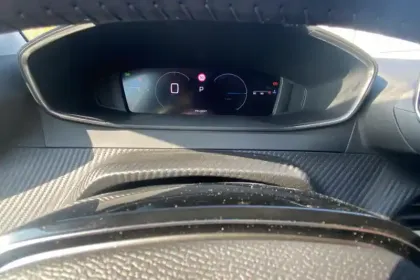 Photo 36 Peugeot 208  Hybrid 110 e-DCS6