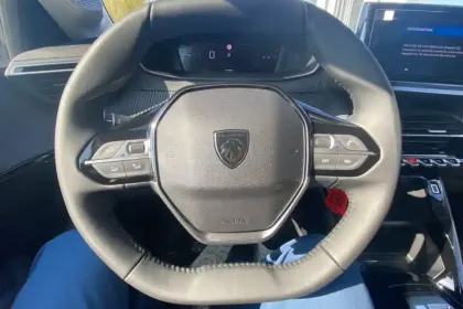 Photo 56 Peugeot 208  Hybrid 110 e-DCS6