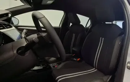 Photo 81 Opel Corsa  1.2 Turbo 100 ch BVA8