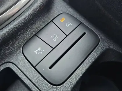 Photo 12 Ford Fiesta  1.0 ESSENCE / FLEXIFUEL 95 S&S BVM6