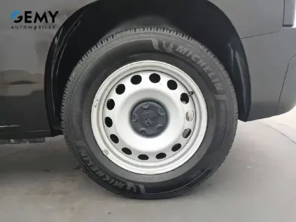 Photo 33 Peugeot Partner E- FOURGON M 800 KG 136 CH BATTERIE 50 KWH