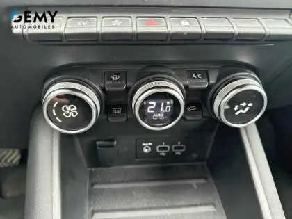 Photo 25 Renault Captur  E-Tech Plug-in 160