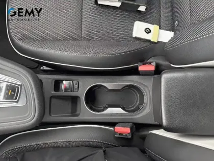 Photo 85 Renault Captur  E-Tech Plug-in 160