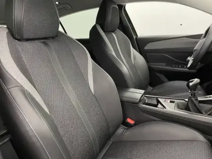 Photo 24 Peugeot 308  PureTech 130ch S&S BVM6