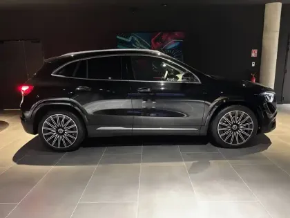 Photo 18 Mercedes GLA  200 d 8G-DCT