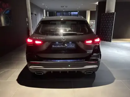 Photo 20 Mercedes GLA  200 d 8G-DCT