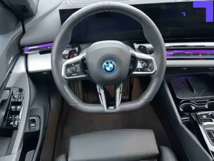 Photo 45 BMW Serie 5 530e PHEV 299 ch BVA8