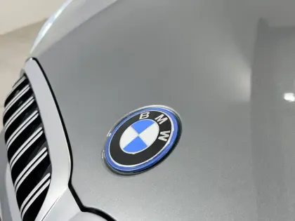 Photo 123 BMW Serie 3 Touring 330e 292 ch BVA8