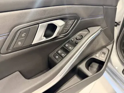 Photo 22 BMW Serie 3 Touring 330e 292 ch BVA8