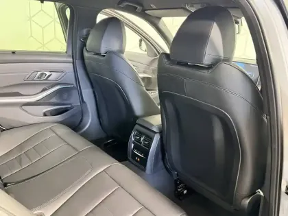 Photo 144 BMW Serie 3 Touring 330e 292 ch BVA8