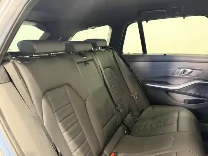 Photo 91 BMW Serie 3 Touring 330e 292 ch BVA8