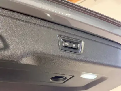 Photo 120 BMW Serie 3 Touring 330e 292 ch BVA8