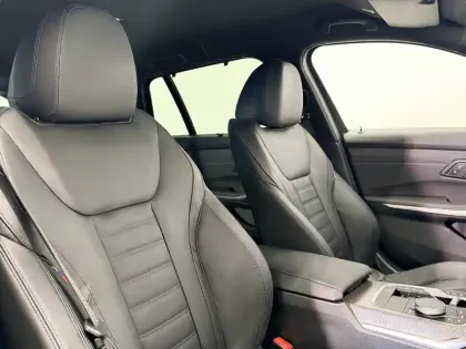 Photo 11 BMW Serie 3 Touring 330e 292 ch BVA8