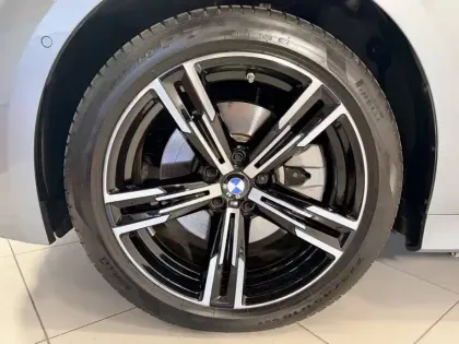 Photo 129 BMW Serie 3 Touring 330e 292 ch BVA8