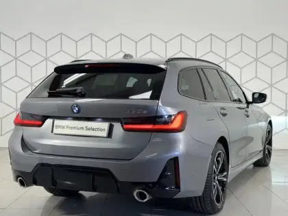 Photo 111 BMW Serie 3 Touring 330e 292 ch BVA8
