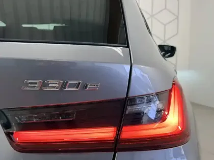 Photo 89 BMW Serie 3 Touring 330e 292 ch BVA8