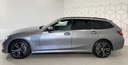 Photo 55 BMW Serie 3 Touring 330e 292 ch BVA8