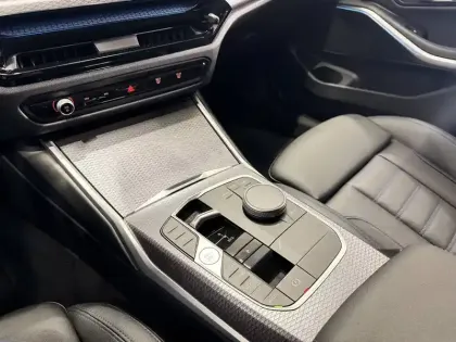 Photo 8 BMW Serie 3 Touring 330e 292 ch BVA8