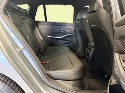 Photo 67 BMW Serie 3 Touring 330e 292 ch BVA8