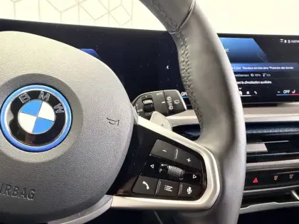 Photo 97 BMW Serie 3 Touring 330e 292 ch BVA8