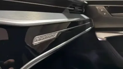 Photo 19 Audi A6  Avant 55 TFSIe 367 ch S tronic 7 Quattro