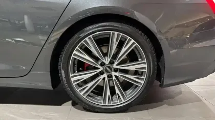 Photo 38 Audi A6  Avant 55 TFSIe 367 ch S tronic 7 Quattro