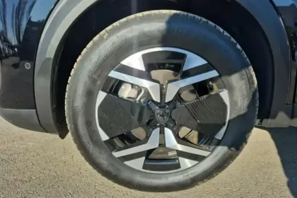 Photo 36 Peugeot 2008  Hybrid 145 e-DCS6