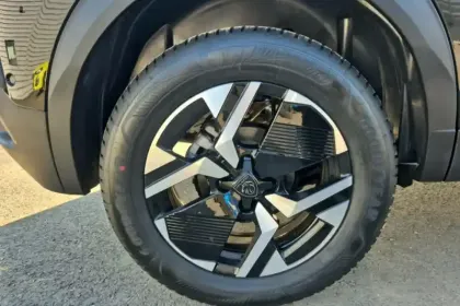 Photo 14 Peugeot 2008 Gén. II Ph2 GT Exclusive 5