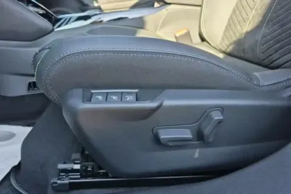 Photo 22 Peugeot 2008 Gén. II Ph2 GT Exclusive 5