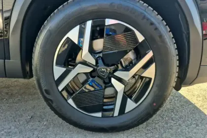 Photo 61 Peugeot 2008  Hybrid 145 e-DCS6