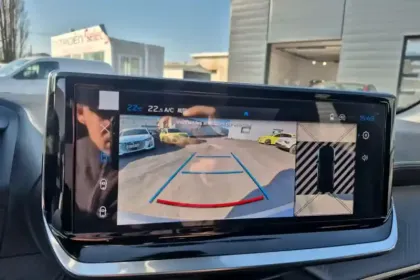 Photo 69 Peugeot 2008  Hybrid 145 e-DCS6