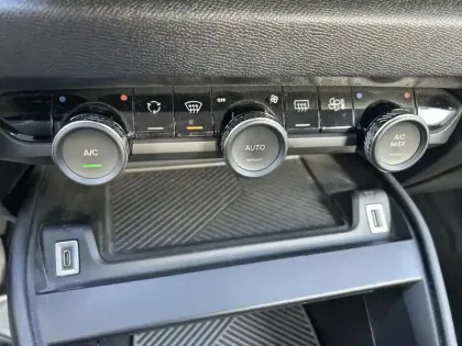 Photo 12 Citroën C4  PureTech 130 S&S BVM6 Feel Pack