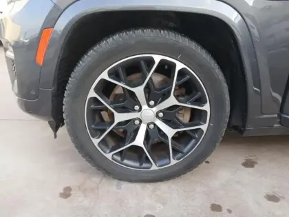 Photo 14 Jeep Grand Cherokee Gén. V Ph1 Summit Reserve 5