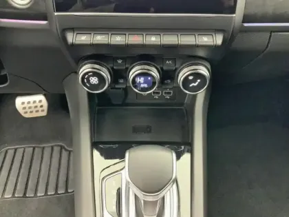 Photo 12 Renault Arkana  E-Tech 145 - 23 esprit Alpine