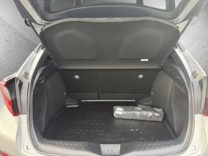 Photo 8 Toyota C-HR 1.8 Hybride 122 Edition